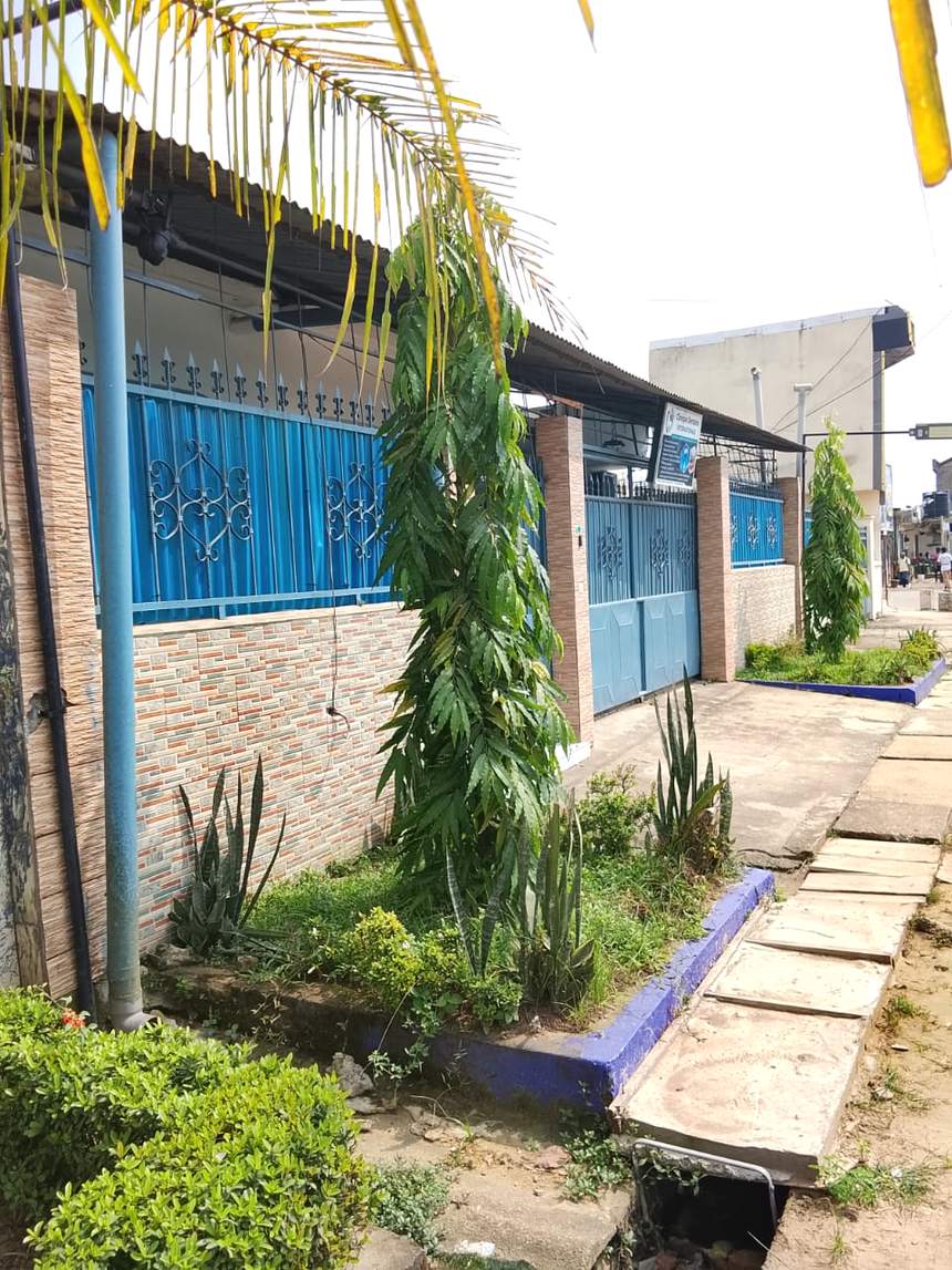 Prothèses & couronnes à la Clinique Dentaire Internationale de Douala